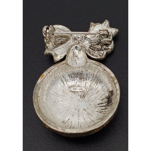 Vintage Christmas Ball Ornament Brooch Pin Ribbon Signed NR Enamel Silver Tone - Picture 8 of 12